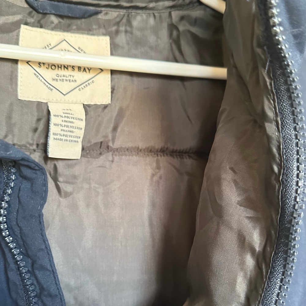 St. John's Bay Mens Big and Tall Puffer Vest 4XL - Picture 3 of 5